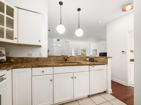 Tiny photo for 46 W Russell Street, Columbus, OH 43215 (MLS # 225040978)