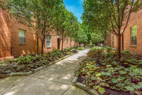 Tiny photo for 46 W Russell Street, Columbus, OH 43215 (MLS # 225040978)