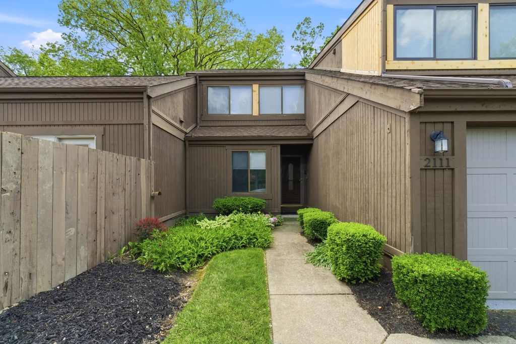 Photo of 2111 Brookhurst Avenue C #C, Columbus, OH 43229 (MLS # 226018527)