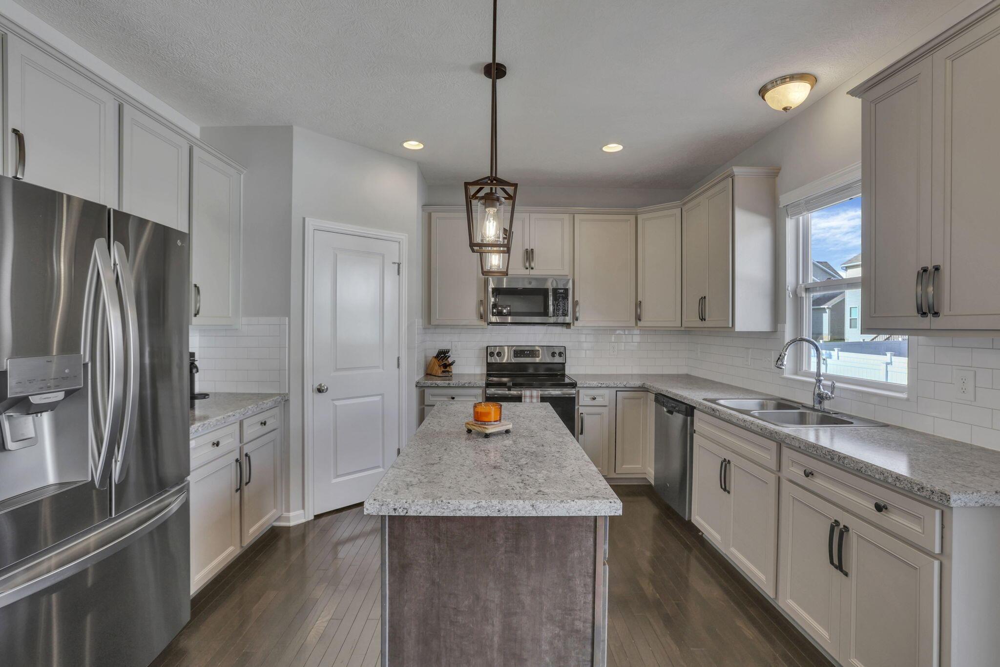 Columbus, Ohio 43231, United States, 3 Bedrooms Bedrooms, ,3 BathroomsBathrooms,Residential,Coming Soon,235138