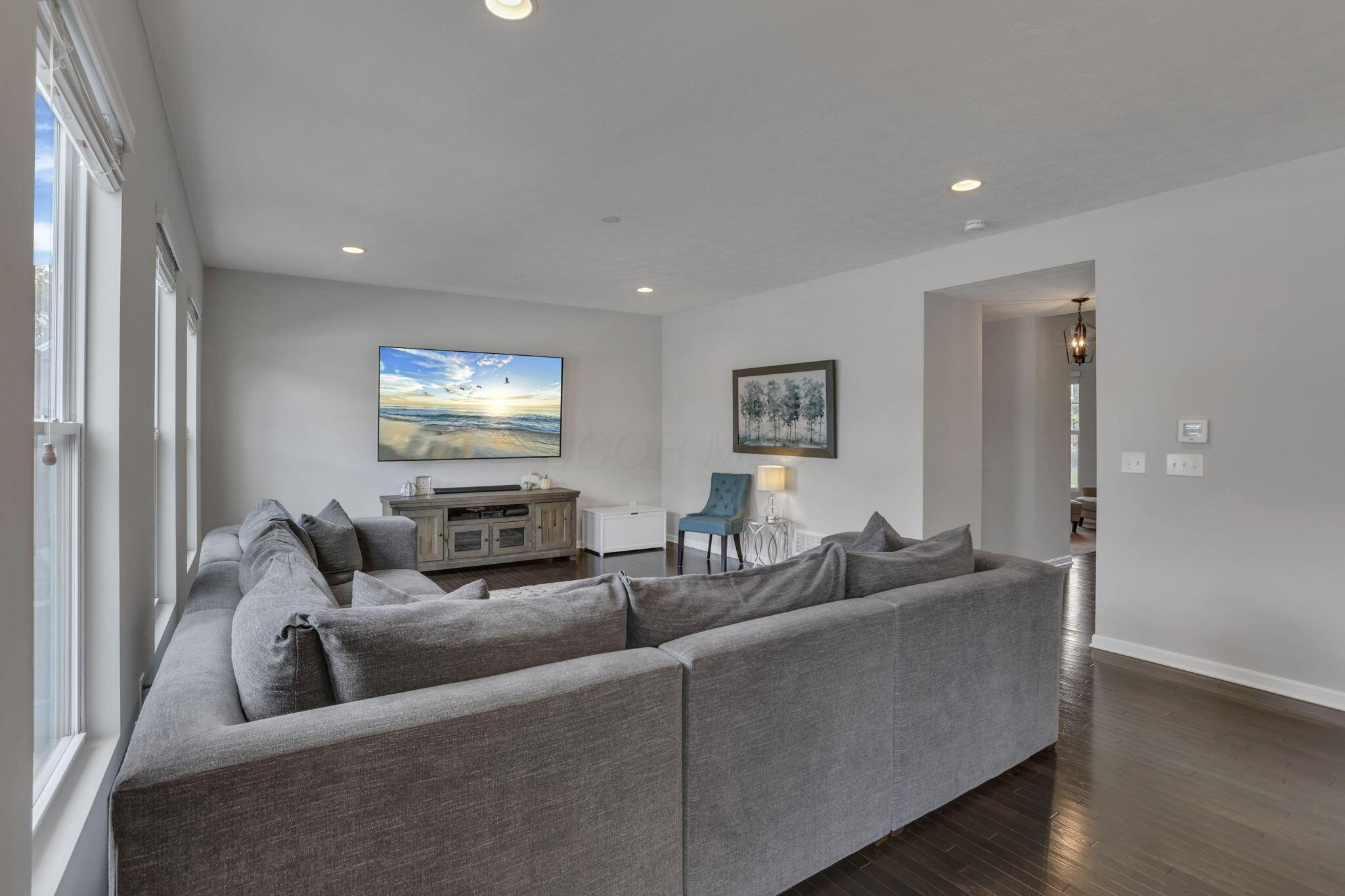 Columbus, Ohio 43231, United States, 3 Bedrooms Bedrooms, ,3 BathroomsBathrooms,Residential,Coming Soon,235138