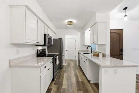 Tiny photo for 526 Market Street, Lithopolis, OH 43136 (MLS # 225044270)