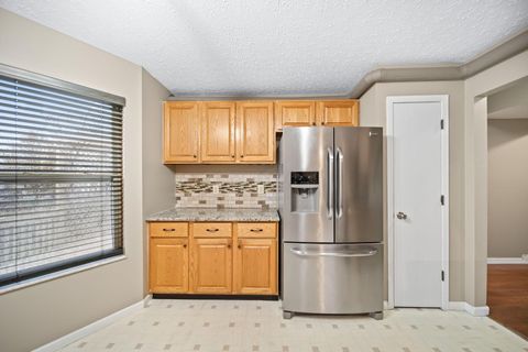 Tiny photo for 9002 Newmills Lane, Lewis Center, OH 43035 (MLS # 225044203)