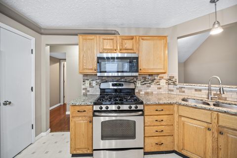 Tiny photo for 9002 Newmills Lane, Lewis Center, OH 43035 (MLS # 225044203)