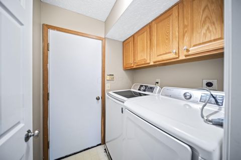 Tiny photo for 9002 Newmills Lane, Lewis Center, OH 43035 (MLS # 225044203)