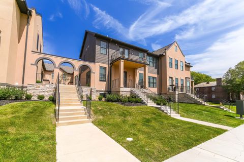 Photo of 1084 Bryden Road 9 #9, Columbus, OH 43205 (MLS # 226008803)