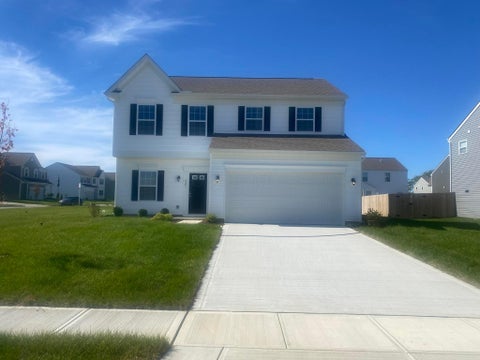 Photo of 521 Walker Pointe Drive, Commercial Point, OH 43116 (MLS # 226039134)