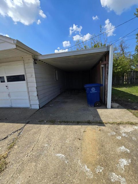 Tiny photo for 3401 Walmar Drive, Columbus, OH 43224 (MLS # 225037669)
