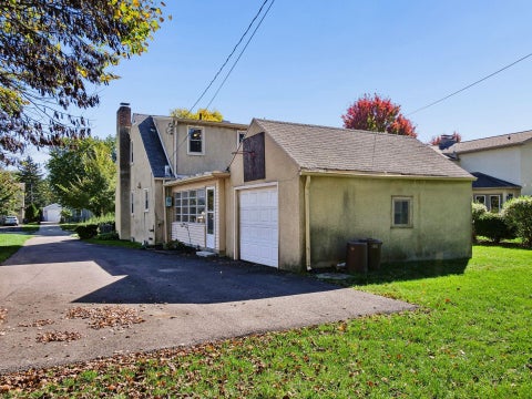 Tiny photo for 2593 Westmont Boulevard, Columbus, OH 43221 (MLS # 226039842)