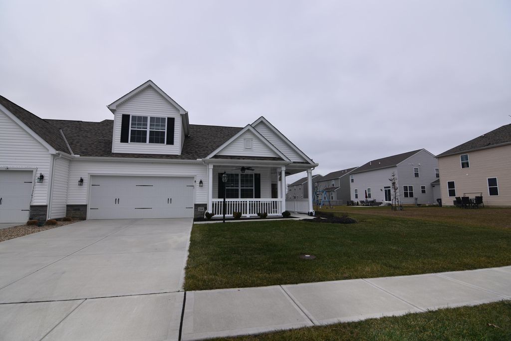 Photo of 164 Broadmoore Boulevard, Pataskala, OH 43062 (MLS # 226020597)