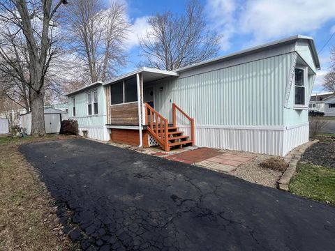 Photo of 52 Estates Lane, Reynoldsburg, OH 43068 (MLS # 226006542)