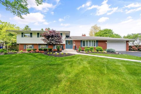 Photo of 2869 N Star Road, Columbus, OH 43221 (MLS # 226018001)