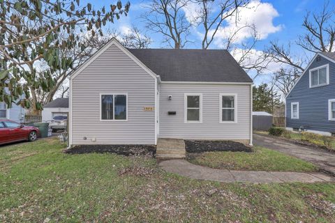 Photo of 1575 Vendome Drive S, Columbus, OH 43219 (MLS # 226008735)