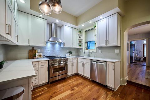 Tiny photo for 904 Hamlet Street, Columbus, OH 43201 (MLS # 225015097)