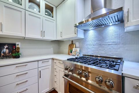 Tiny photo for 904 Hamlet Street, Columbus, OH 43201 (MLS # 225015097)