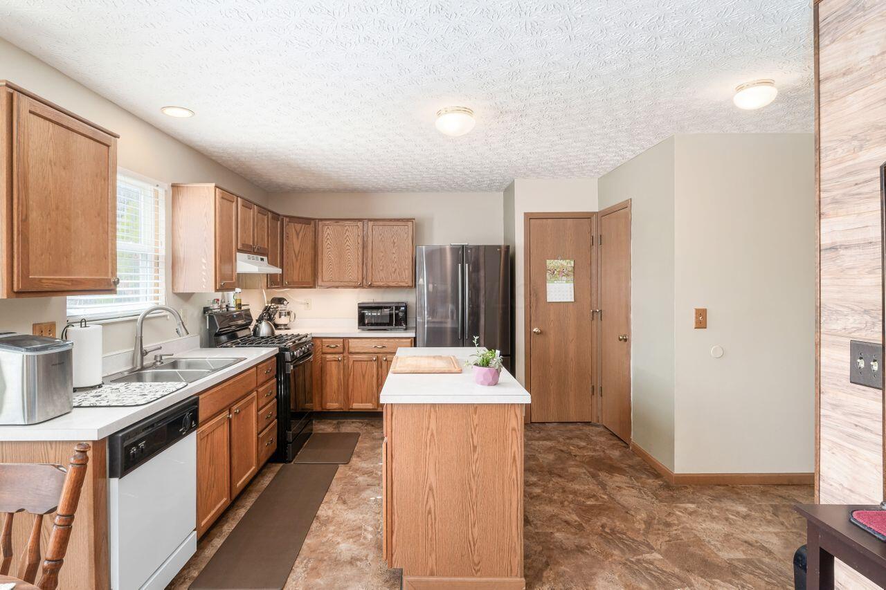 7157 Wilmar Drive, Reynoldsburg, Ohio image 13