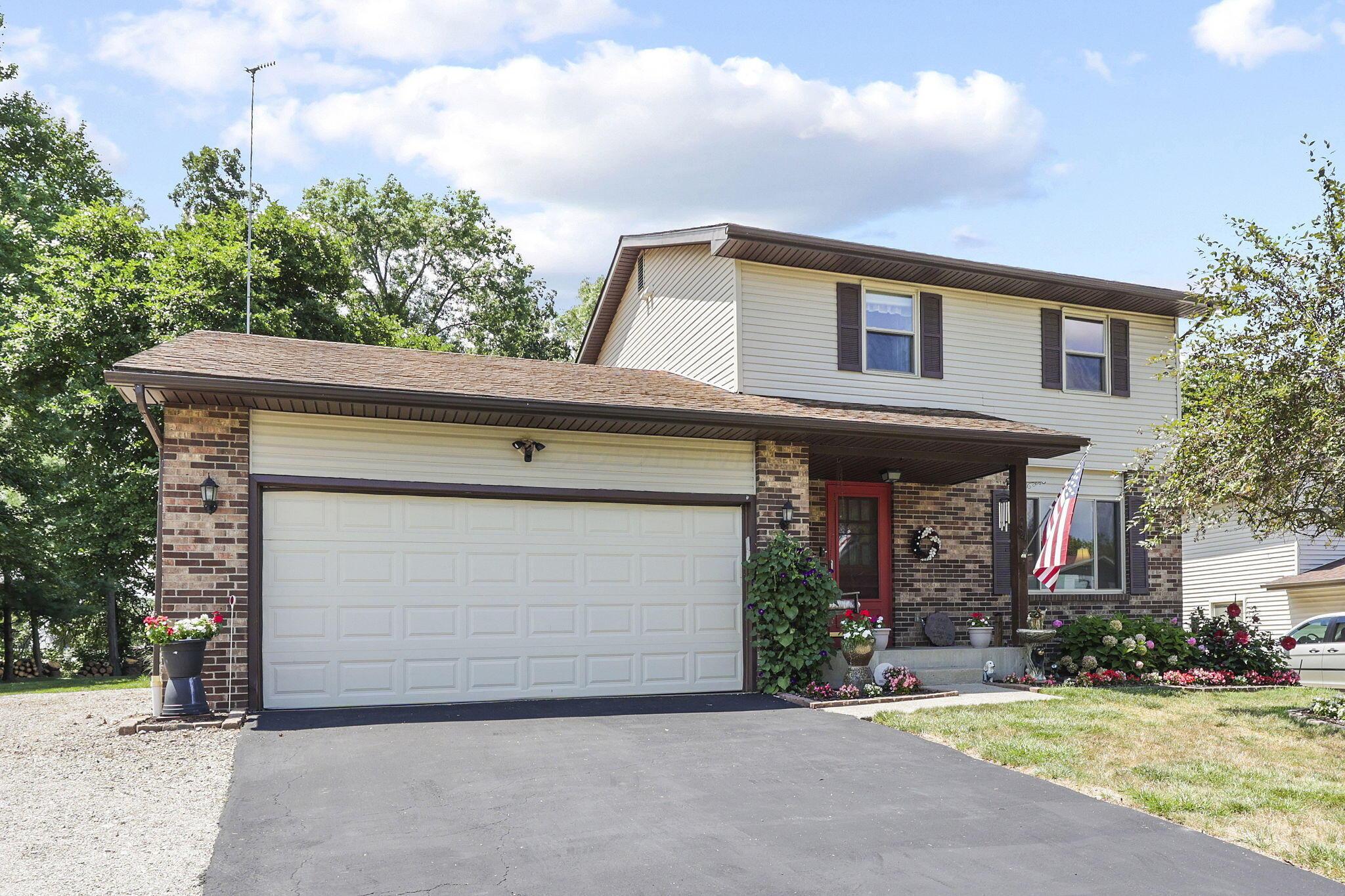 84 Hawthorn Road, Pataskala, Ohio image 1