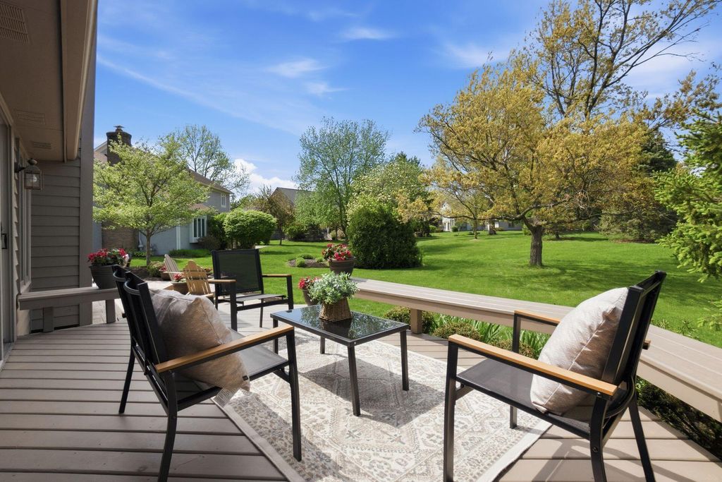 Photo of 8628 Finlarig Drive, Dublin, OH 43017 (MLS # 226013244)