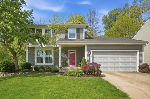 Photo of 3848 Deer Knoll Drive, Columbus, OH 43230 (MLS # 226014365)