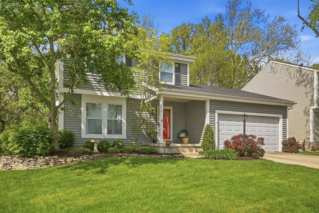 Photo of 3848 Deer Knoll Drive, Columbus, OH 43230 (MLS # 226014365)