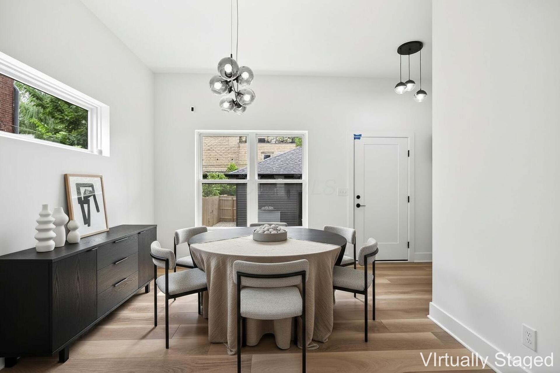 Columbus, Ohio 43205, United States, 3 Bedrooms Bedrooms, ,4 BathroomsBathrooms,Residential,Active,206553