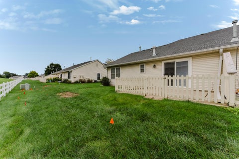 Tiny photo for 1010 Acorn Bay Drive, Galloway, OH 43119 (MLS # 226036537)