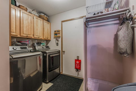 Tiny photo for 1010 Acorn Bay Drive, Galloway, OH 43119 (MLS # 226036537)