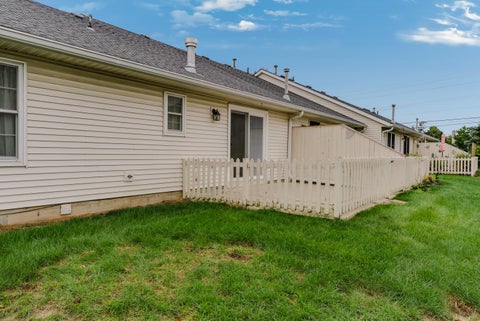 Tiny photo for 1010 Acorn Bay Drive, Galloway, OH 43119 (MLS # 226036537)