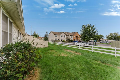 Tiny photo for 1010 Acorn Bay Drive, Galloway, OH 43119 (MLS # 226036537)