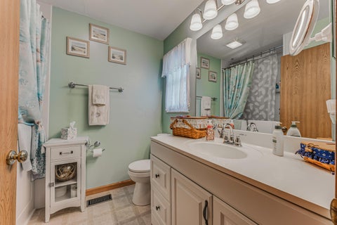 Tiny photo for 1010 Acorn Bay Drive, Galloway, OH 43119 (MLS # 226036537)
