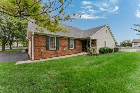 Photo of 1010 Acorn Bay Drive, Galloway, OH 43119 (MLS # 226036537)