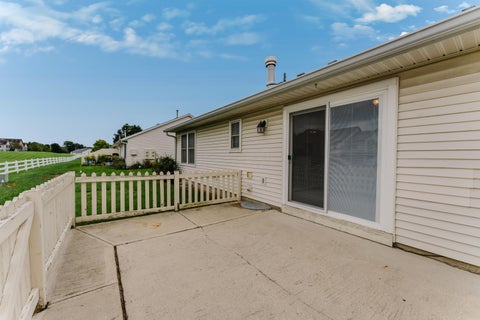 Tiny photo for 1010 Acorn Bay Drive, Galloway, OH 43119 (MLS # 226036537)