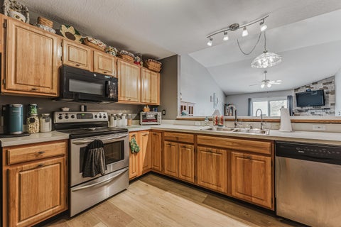 Tiny photo for 1010 Acorn Bay Drive, Galloway, OH 43119 (MLS # 226036537)