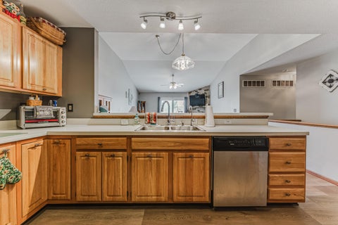 Tiny photo for 1010 Acorn Bay Drive, Galloway, OH 43119 (MLS # 226036537)