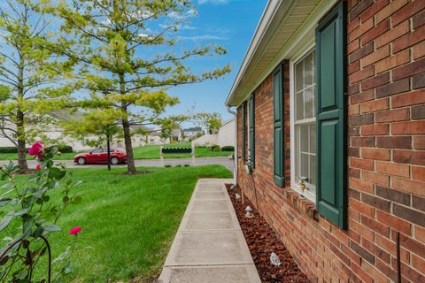 Tiny photo for 1010 Acorn Bay Drive, Galloway, OH 43119 (MLS # 226036537)