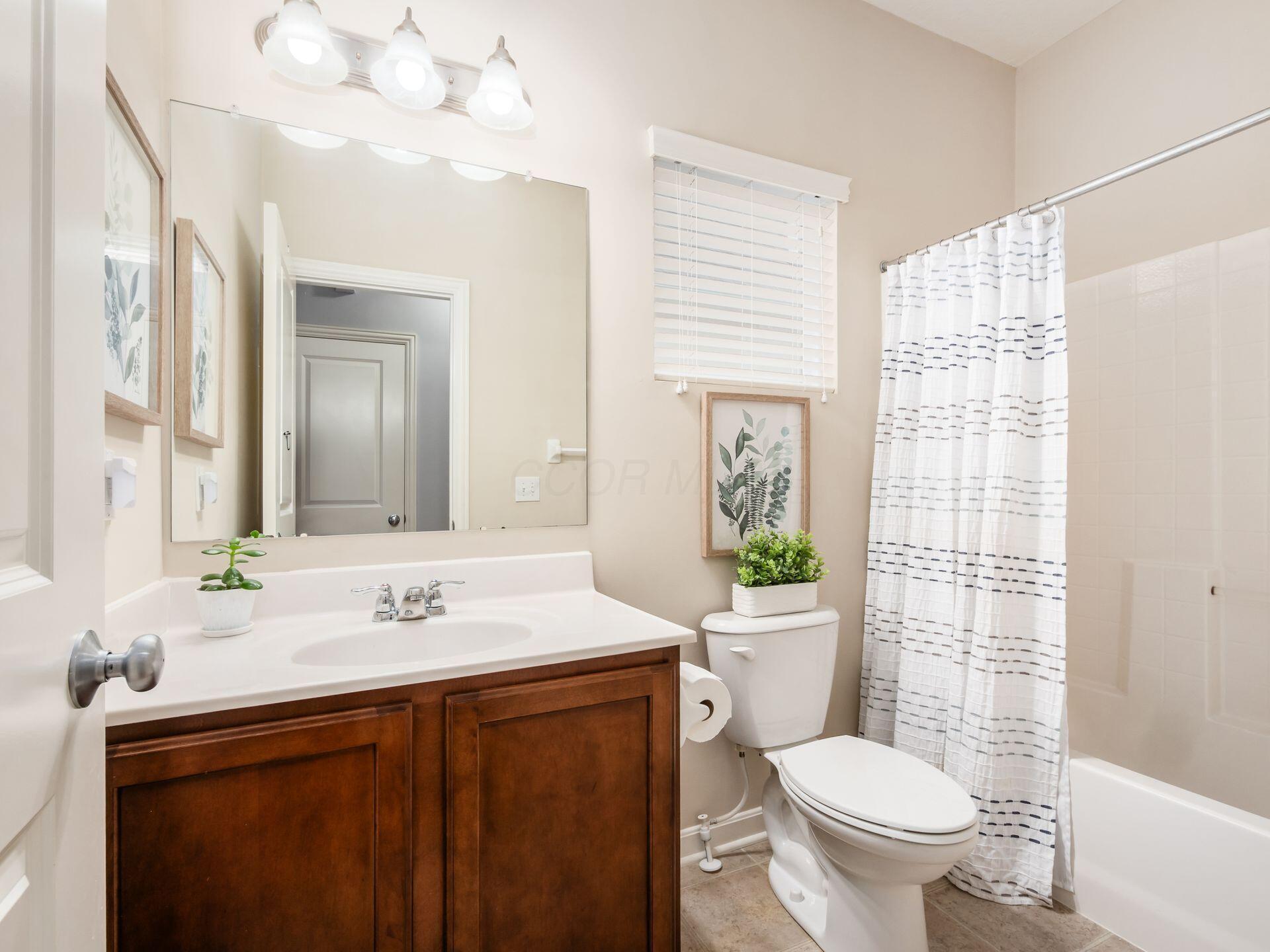 7879 Ashenden Drive, Blacklick, Ohio image 25