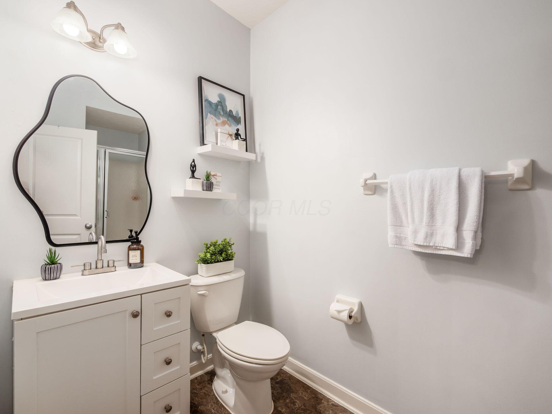 7879 Ashenden Drive, Blacklick, Ohio image 16