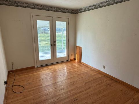 Tiny photo for 41 Westmoor Drive, London, OH 43140 (MLS # 226007282)