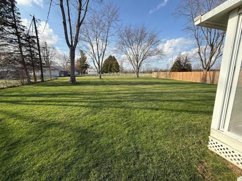 Tiny photo for 41 Westmoor Drive, London, OH 43140 (MLS # 226007282)