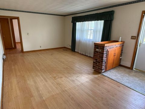 Tiny photo for 41 Westmoor Drive, London, OH 43140 (MLS # 226007282)