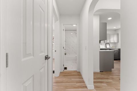 Tiny photo for 514 S Napoleon Avenue, Columbus, OH 43213 (MLS # 226003501)