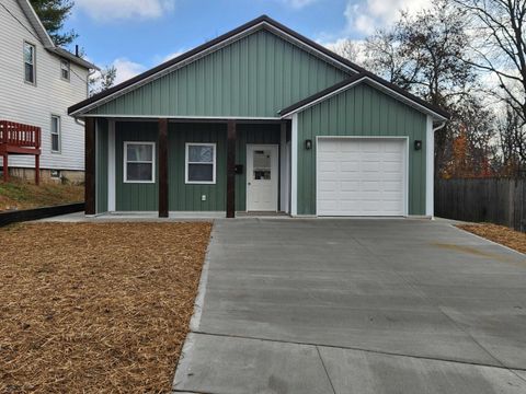 Photo of 20 Bolen Avenue, Newark, OH 43055 (MLS # 225044333)