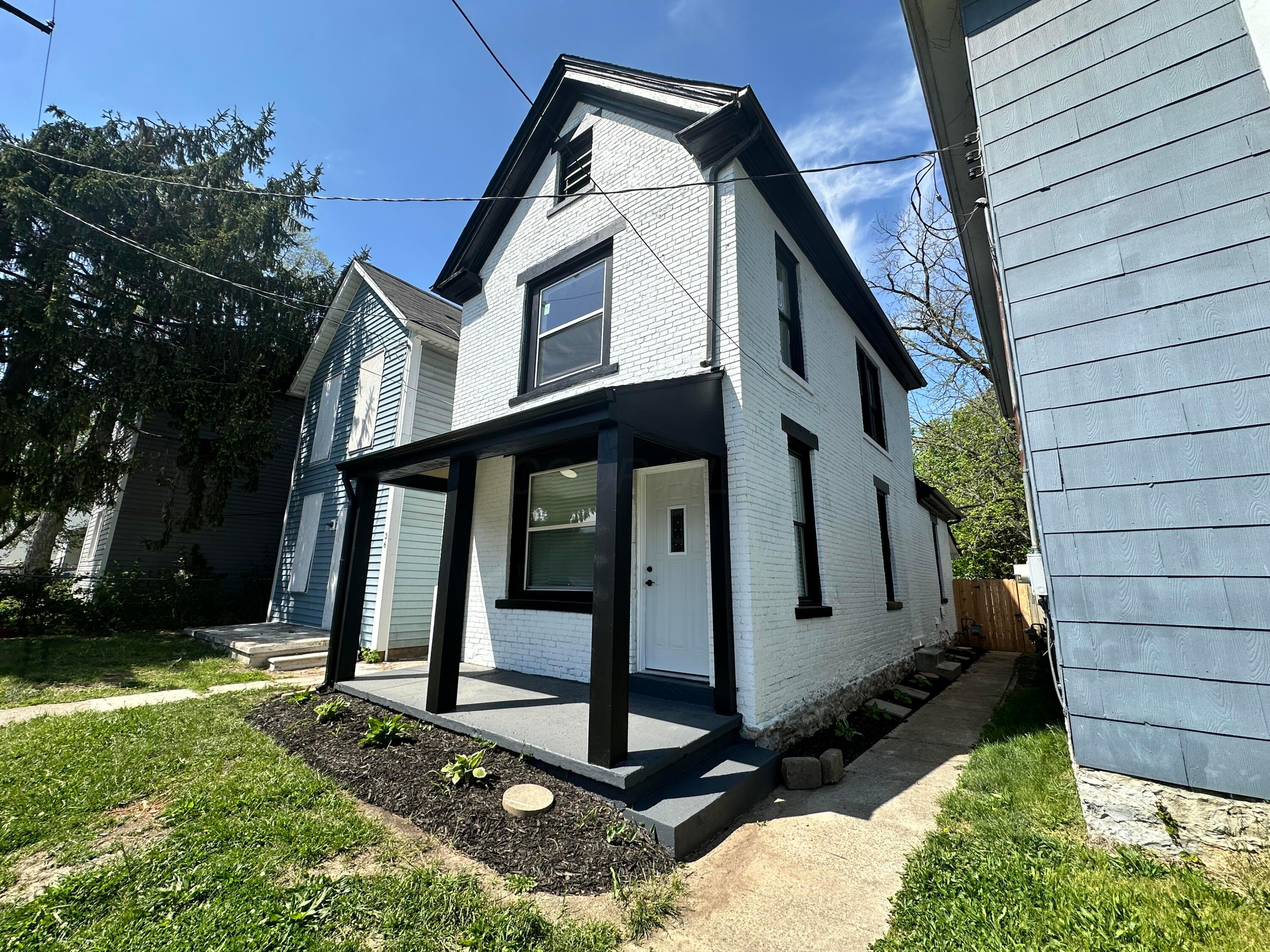 38 E Innis Avenue
