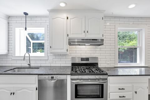Tiny photo for 3145 E Broad Street, Columbus, OH 43209 (MLS # 226024519)