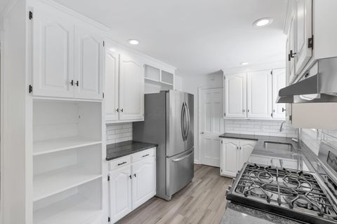 Tiny photo for 3145 E Broad Street, Columbus, OH 43209 (MLS # 226024519)