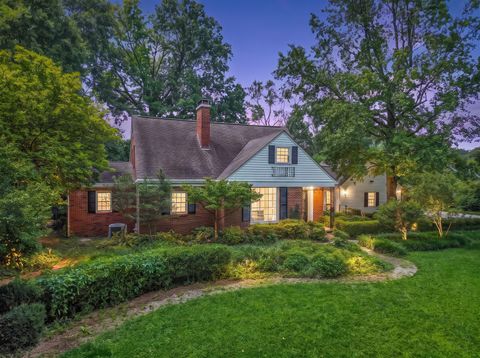 Photo of 3145 E Broad Street, Columbus, OH 43209 (MLS # 226024519)
