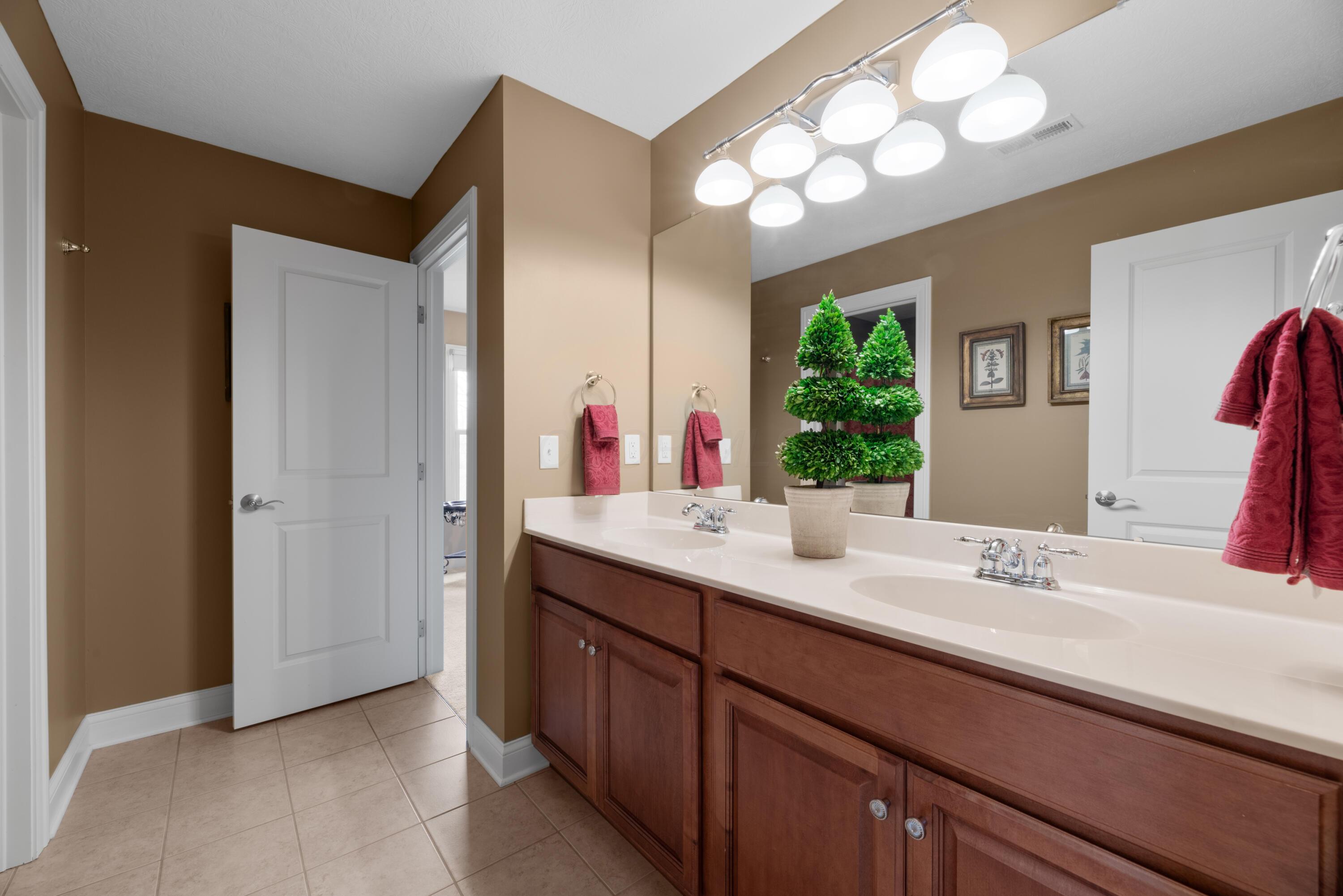 6700 Ballantrae Place, Dublin, Ohio image 35