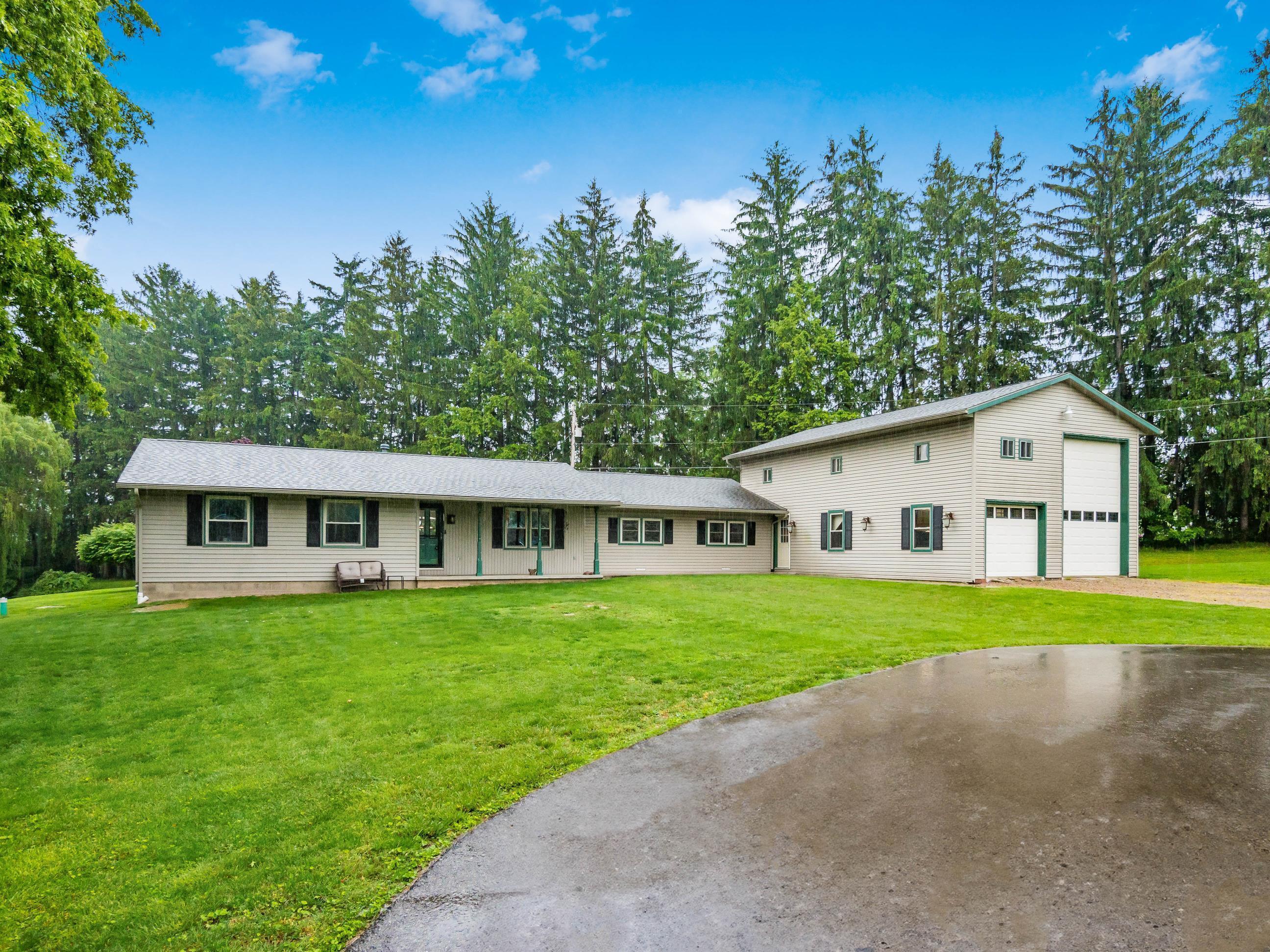 1570 Nob Hill Road, Zanesville, Ohio image 2