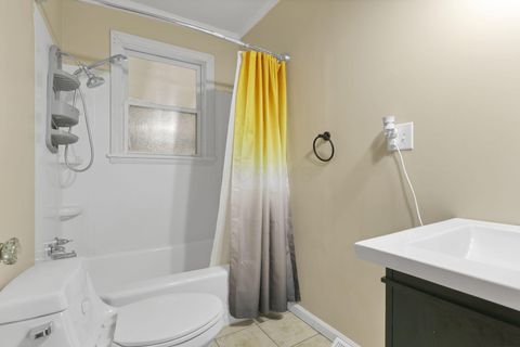 Tiny photo for 438 Clarendon Street, Newark, OH 43055 (MLS # 225044716)