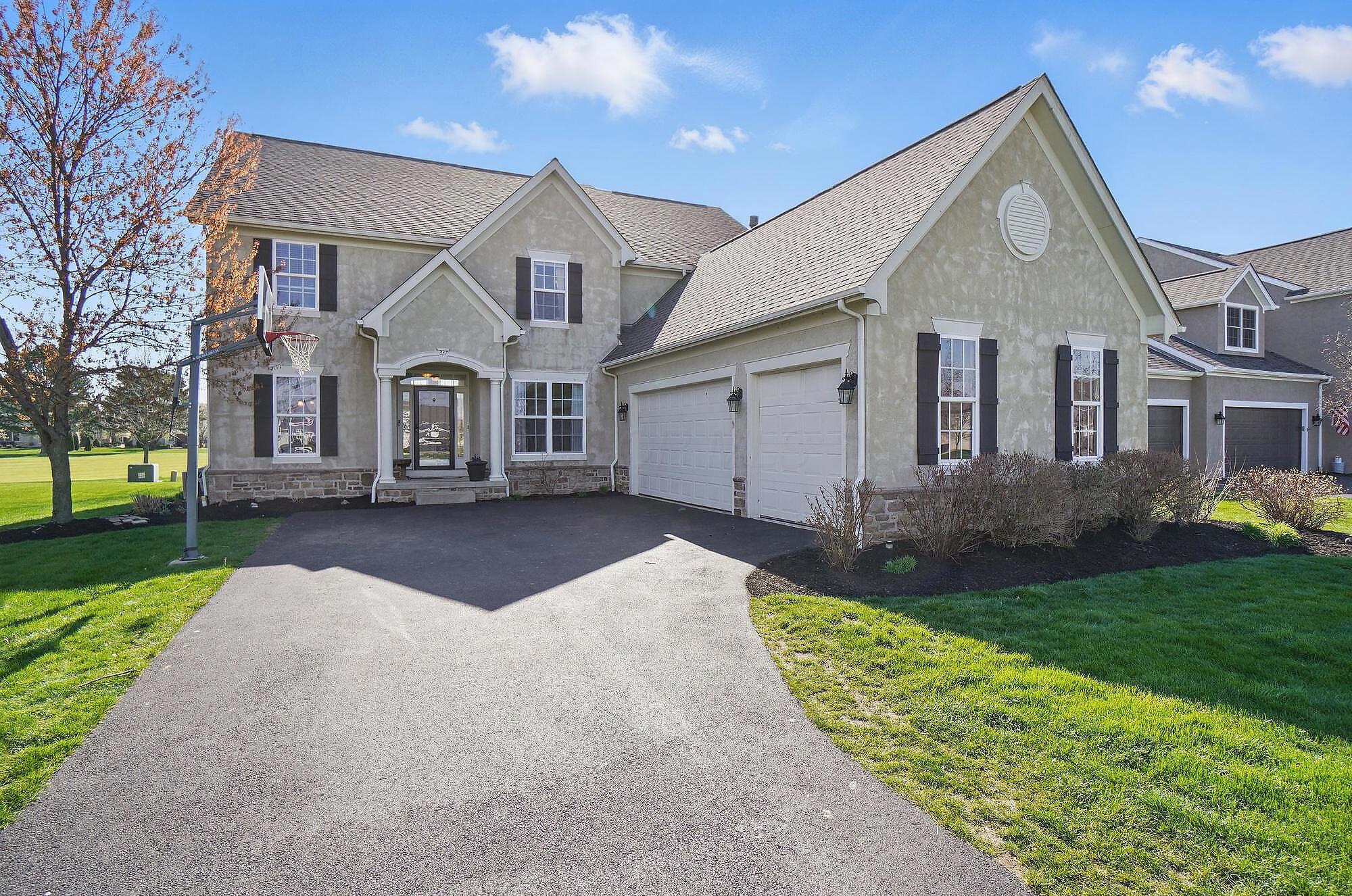 237 Kitdare Drive, Delaware, Ohio image 2